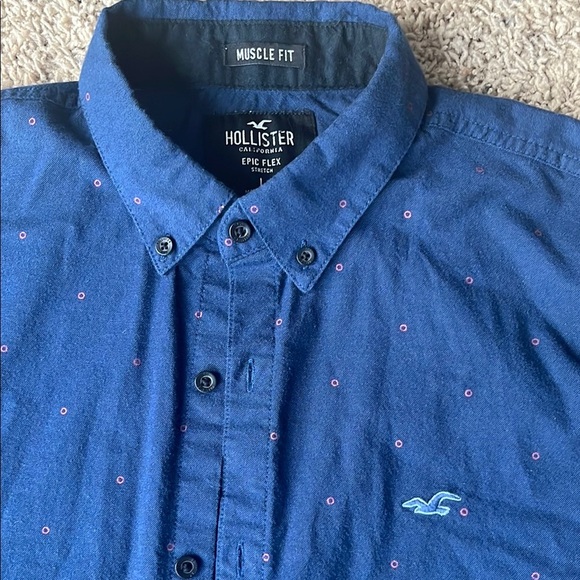 Men's Navy Blue Button-Up Shirt - Picture 2 of 3